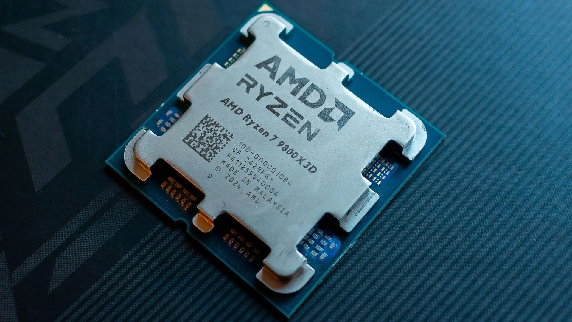 AMD Ryzen 7 9800X3D TRAY