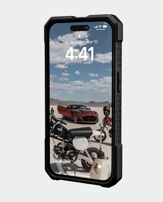 UAG iPhone Dipsy 2022 Monarch Pro Magsafe - Carbon Fiber