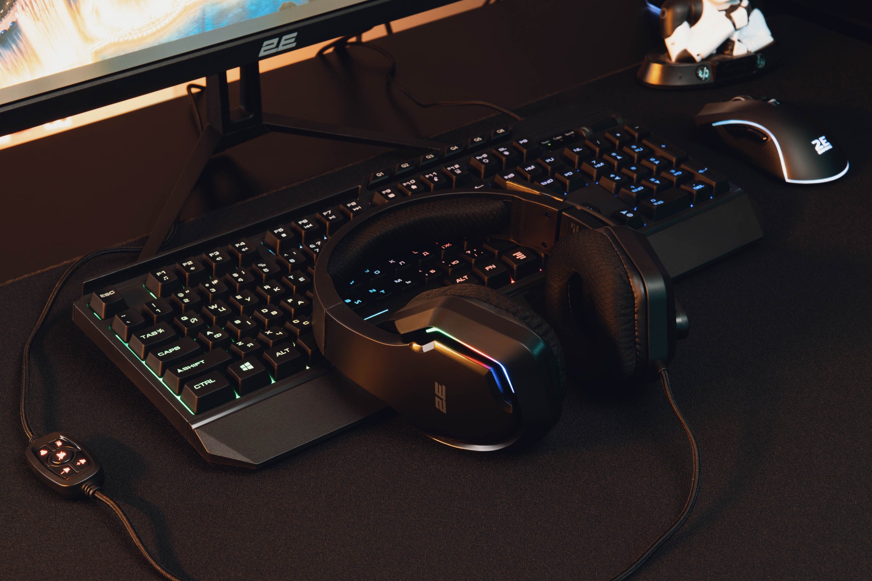 2E GAMING Headset HG350 RGB USB 7.1 Black