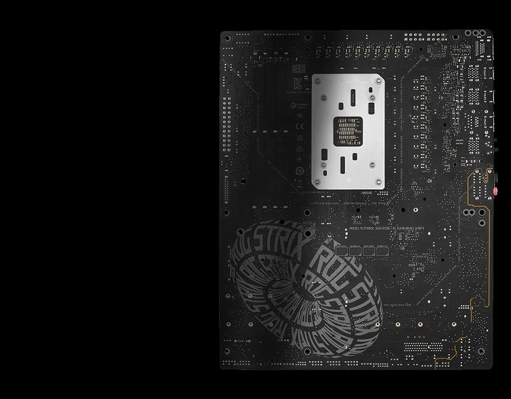 ASUS Motherboard ROG STRIX X670E-E GAMING WIFI sAM5 X670 4xDDR5 M.2 HDMI DP WiFi BT ATX