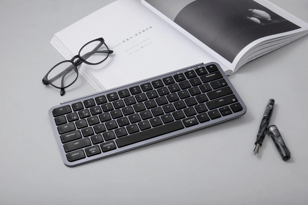 Keyboard Keychron B1 Pro, USB/WL/BT, space gray