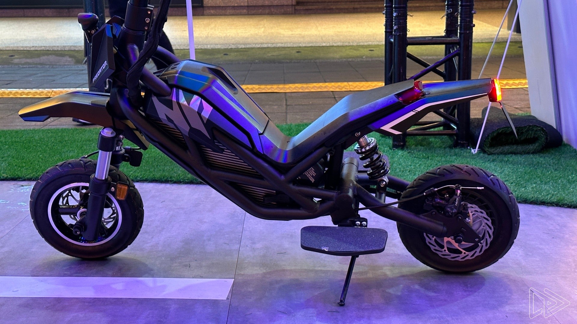 Acer Electrical Scooter Predator Extreme, PES017, 25km/hr (Retail pack)
